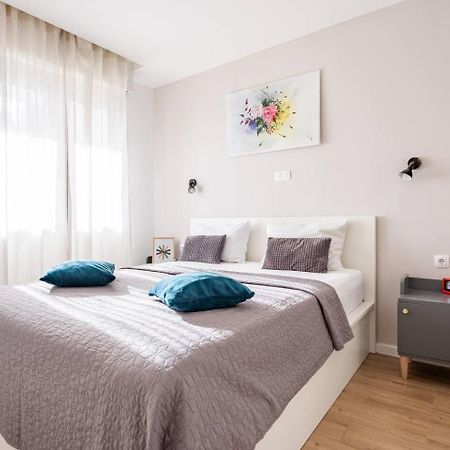Center Apartment Pia Omiš Esterno foto