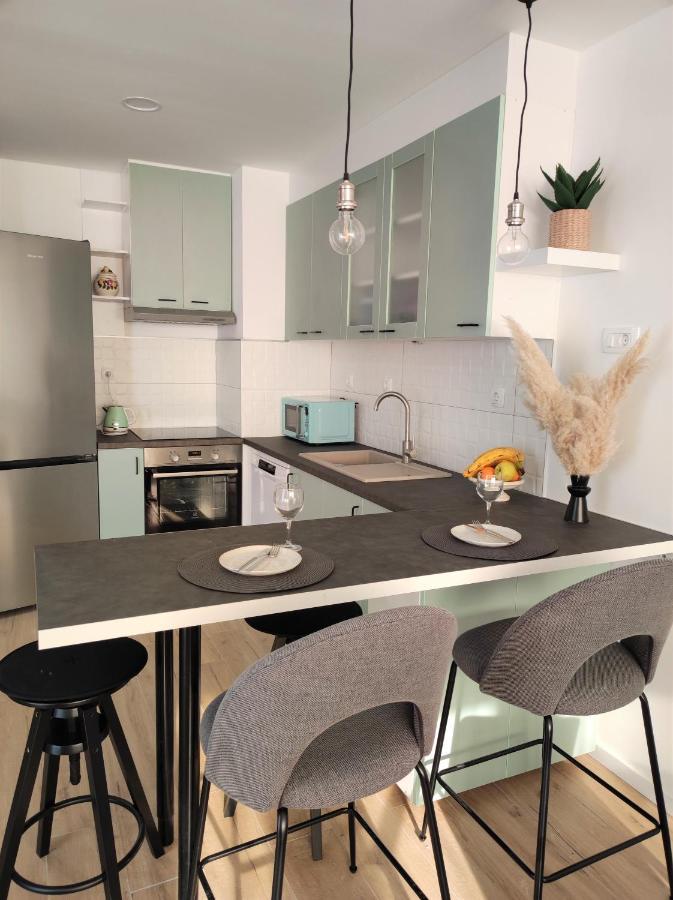 Center Apartment Pia Omiš Esterno foto