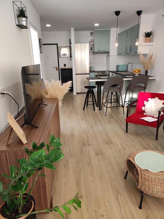 Center Apartment Pia Omiš Esterno foto