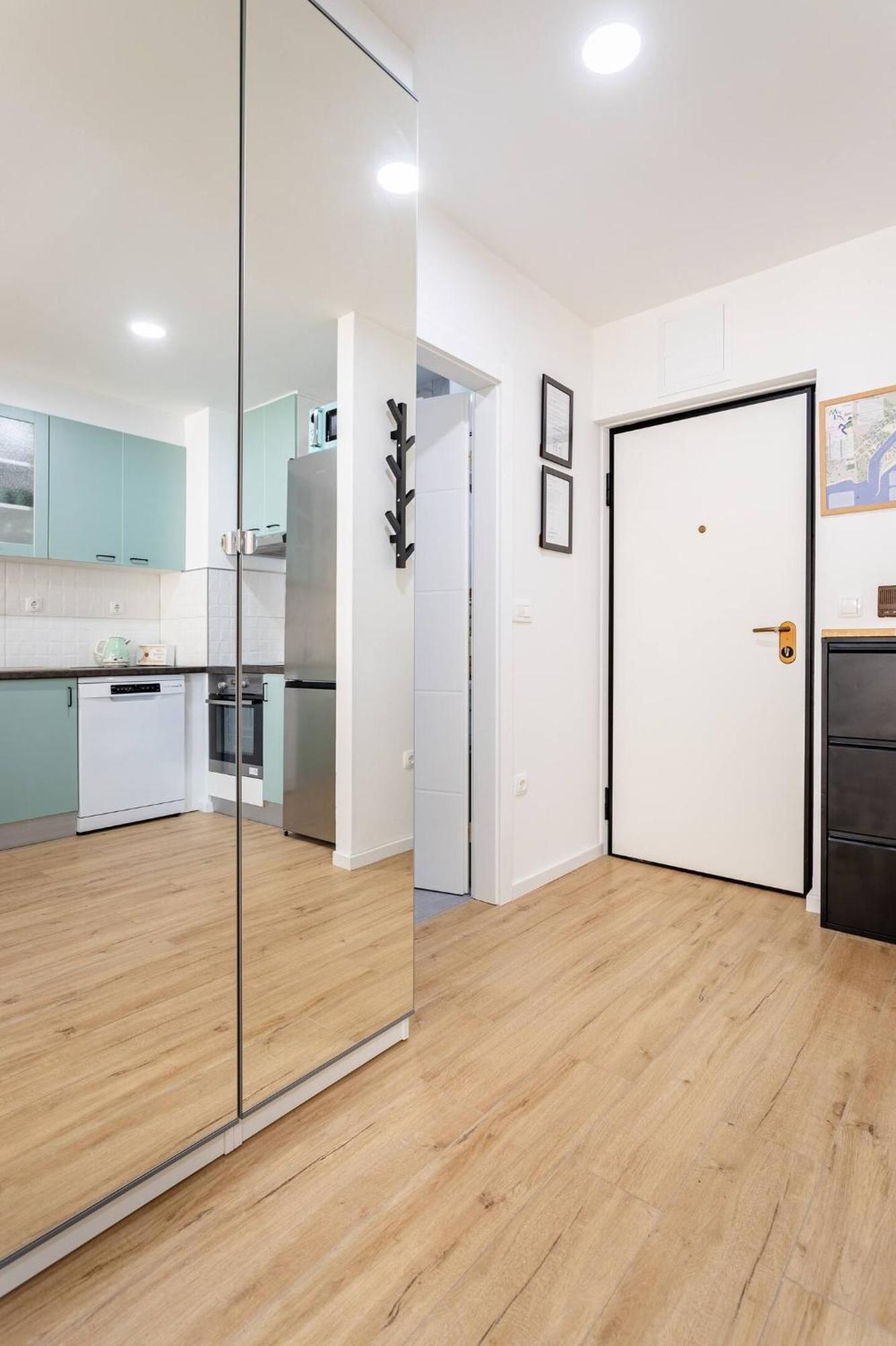 Center Apartment Pia Omiš Esterno foto