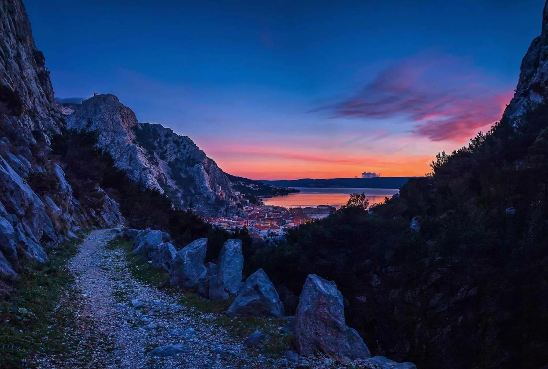 Center Apartment Pia Omiš Esterno foto